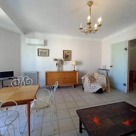 Palais Alexandre A Apartamento *